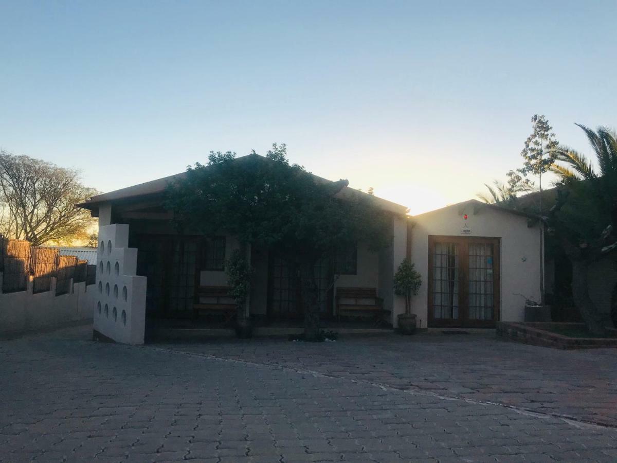 Caotinha Guest Cottage Windhoek Exterior foto